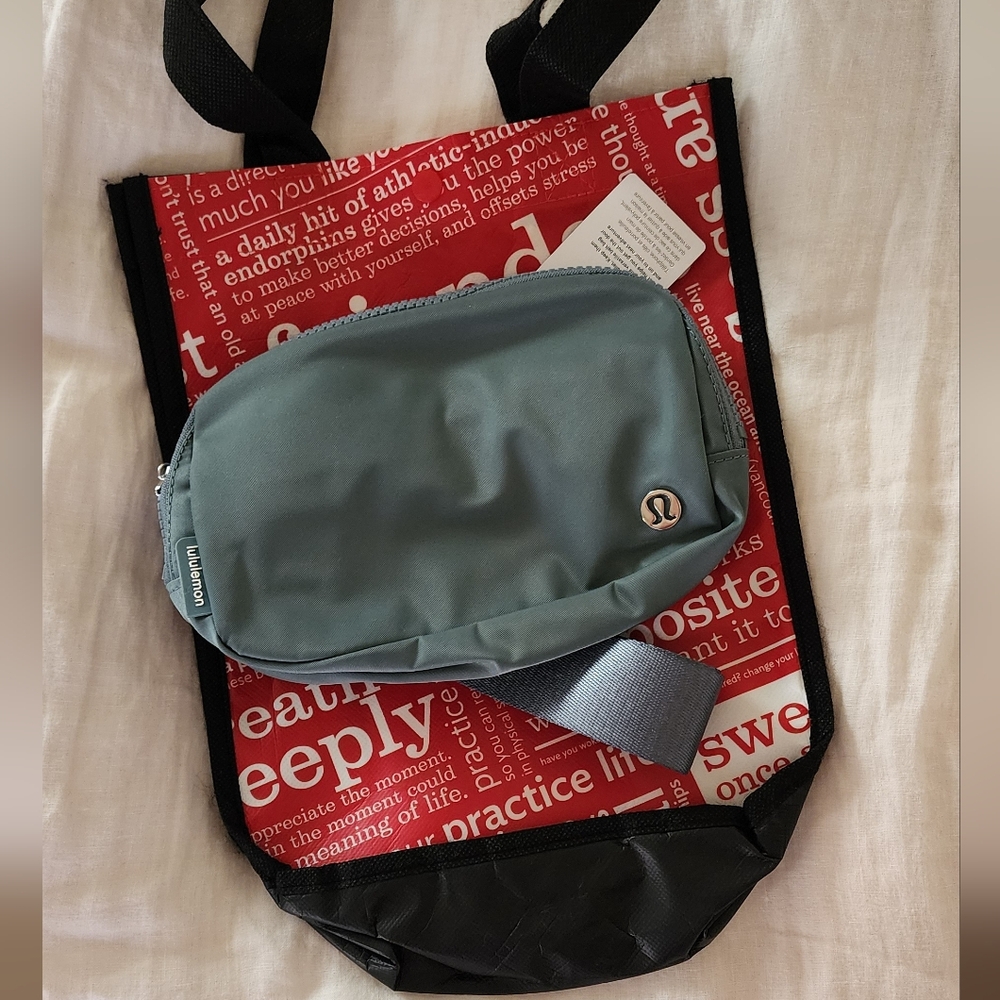 Lululemon Everywhere Belt Bag with Long Strap 1L~ Tidewater Teal 🌊 - Picture 8 of 8